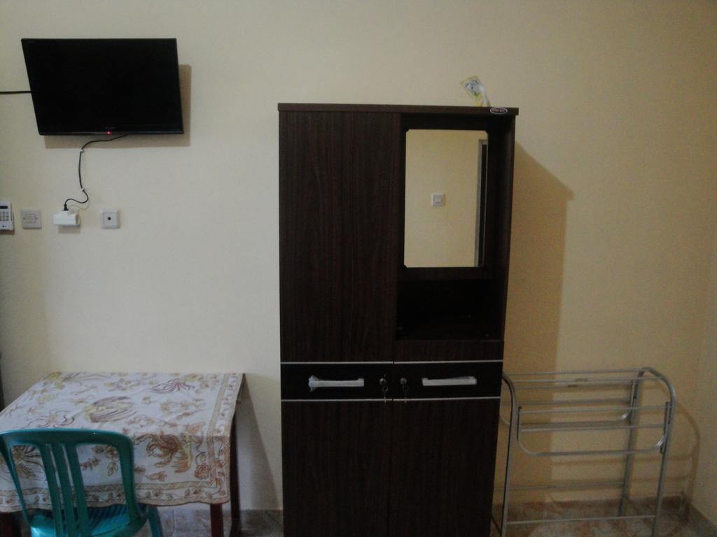 Puji Homestay Mataram Buitenkant foto