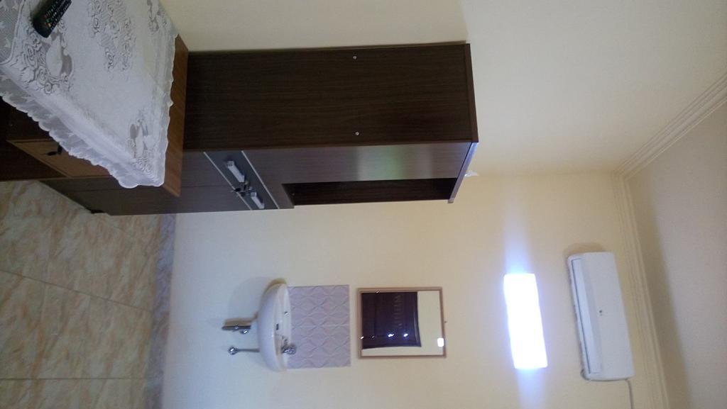 Puji Homestay Mataram Buitenkant foto