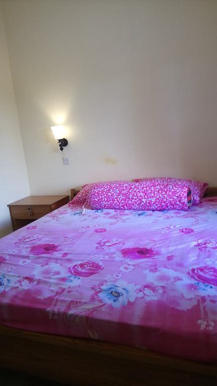 Puji Homestay Mataram Buitenkant foto