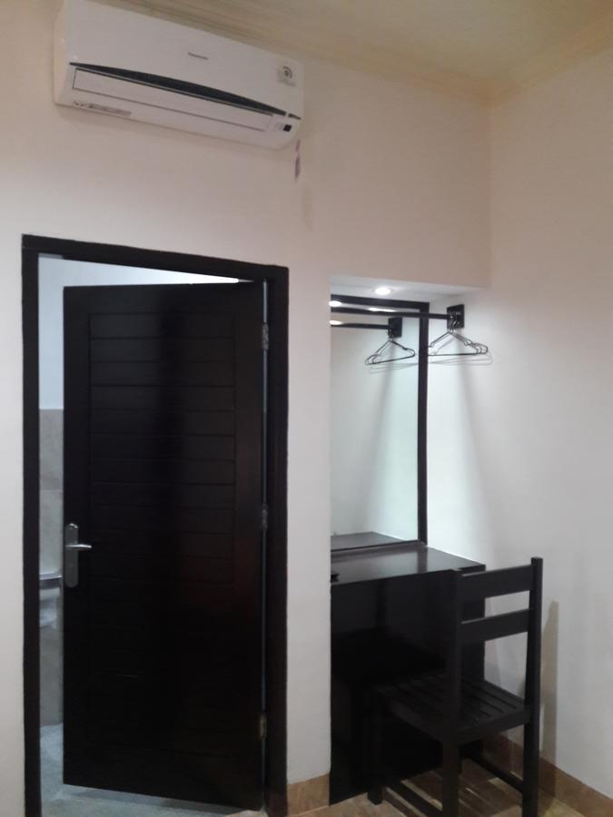 Puji Homestay Mataram Buitenkant foto